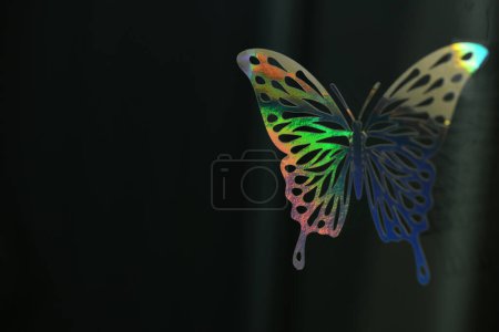 Foto de Un primer plano de una mariposa de papel plateado - Imagen libre de derechos