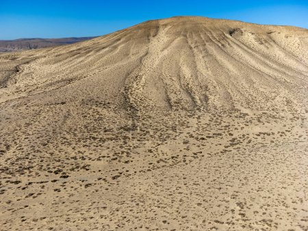 Téléchargez les photos : Dunes de sable et collines sur la péninsule de Jandia près de Playas de Sotavento en Costa Calma station touristique, Fuerteventura, Îles Canaries, Espagne en hiver - en image libre de droit