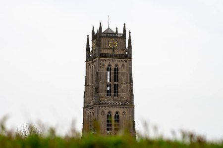 Vue sur le vieux clocher de Zaltbommel ville médiévale, Gueldre, Pays-Bas, destination touristique