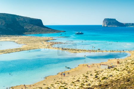 Téléchargez les photos : Incroyable eau cristalline dans la lagune de Balos, Crète, Grèce - en image libre de droit