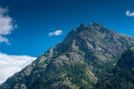 Foto de Mountains of Gressoney Saint Jean in the Italian Alps - Imagen libre de derechos