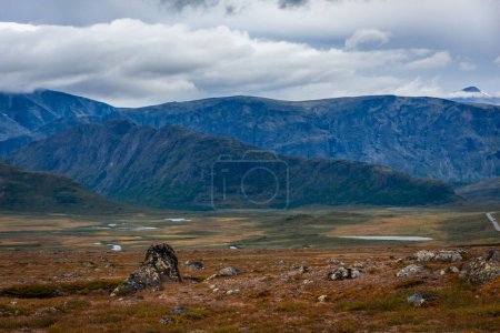 Foto de Landscape of the mountains and tundra of the Jotunheimen Plateau, central Norway - Imagen libre de derechos
