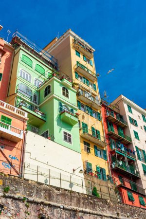 Foto de Casas coloridas en Génova, Liguria, Italia - Imagen libre de derechos