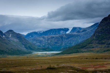 Foto de Landscape of the mountains and tundra of the Jotunheimen Plateau, central Norway - Imagen libre de derechos