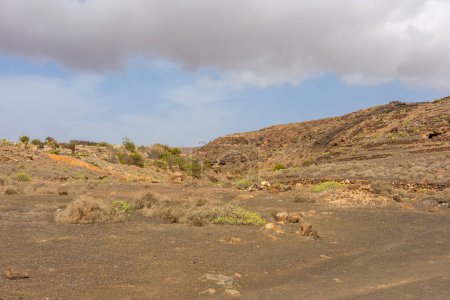 Foto de The stratified city of Lanzarote, a volcanic area with geological rock formations, Canary Islands, Spain - Imagen libre de derechos