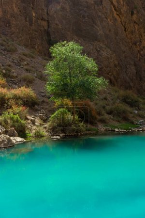 Türkisfarbenes Wasser der Sieben Seen im Fann-Gebirge, Tadschikistan