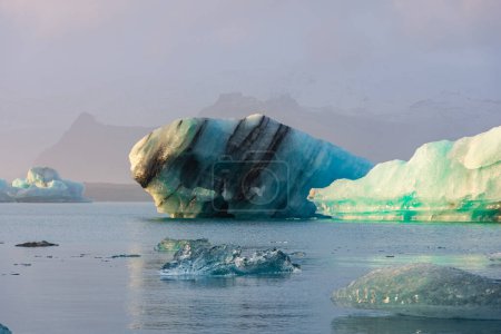 Hermoso paisaje de los icebergs en la Laguna Glaciar, Islandia