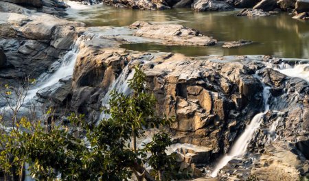 Téléchargez les photos : Le Dassam Falls est une cascade située près du village de Tamara dans le poste de police de Bundu dans le district de Ran chi au Jharkhand.. - en image libre de droit
