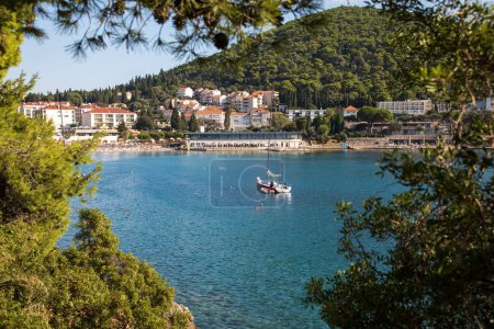 Foto de Dubrovnik, Croacia - 14 de septiembre de 2023: Playa de Lapad, parte de Dubrovnik, famoso destino turístico de Croacia - Imagen libre de derechos
