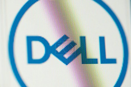 Téléchargez les photos : Close-up photo of Dell logo on computer screen. Chernihiv, Ukraine - 15 January 2022 - en image libre de droit
