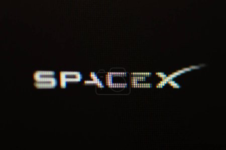 Foto de Chernihiv, Ucrania - 12 de enero de 2022: Logotipo de Spacex en la pantalla del ordenador. Uso del concepto de empresa Spacex - Imagen libre de derechos