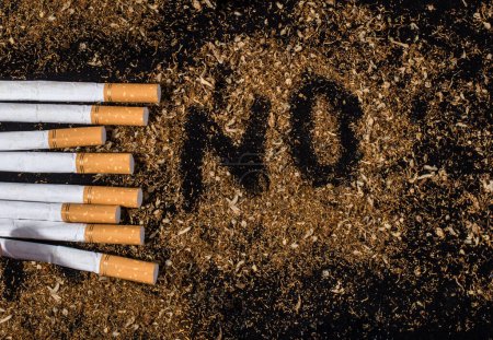 Foto de Cartel del Día Mundial Sin Tabaco para decir no fumar concepto - Imagen libre de derechos