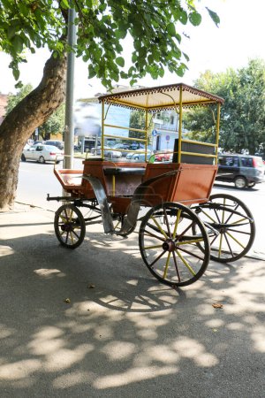 Foto de Un viejo carro de madera tradicional para el transporte - Imagen libre de derechos