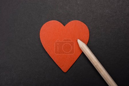 Foto de Icono de forma de corazón como icono de amor y concepto de romance - Imagen libre de derechos