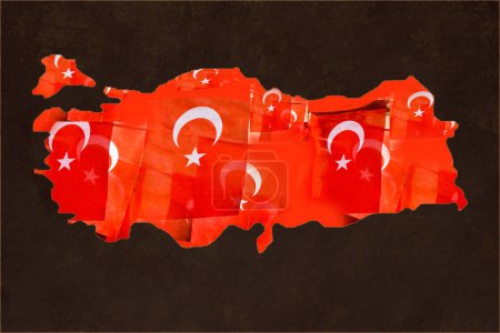 Téléchargez les photos : Drapeaux turcs avec étoile blanche et lune sur la carte turque - en image libre de droit