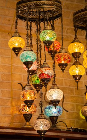 Foto de Mosaico lámparas otomanas de colores Linternas - Imagen libre de derechos