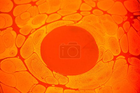 Téléchargez les photos : Ebru coloré ou l'art de fond marbré sur la surface de l'eau - en image libre de droit