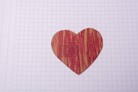 Foto de Corazón pintado rojo para tarjeta de amor y concepto de día de San Valentín - Imagen libre de derechos