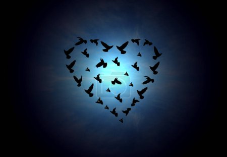 die Inschrift der Herzform mit Vögeln am Himmel