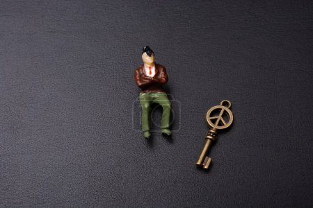 Téléchargez les photos : Figurine minuscule de modèle miniature homme et femme en vue - en image libre de droit