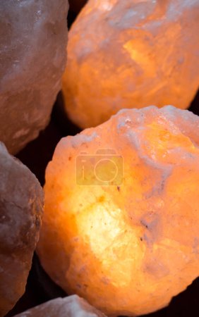 Téléchargez les photos : Ensemble de pierres minérales naturelles d'un certain type - en image libre de droit