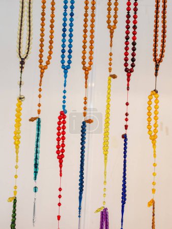Set von Gebetsperlen in verschiedenen Farben