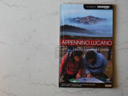 Foto de Guías de trekking - Lucan Apeninos - Los mil sabores de la vegetación- - Imagen libre de derechos