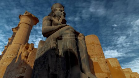 Égypte ancienne, Statue de Ramsès.