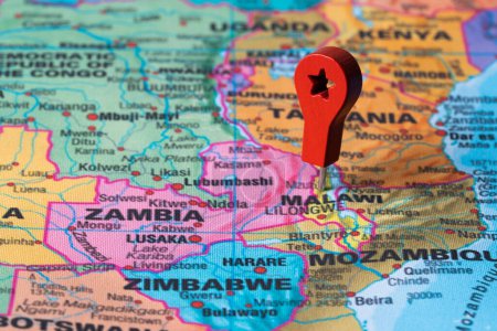 Rote Nadel, Punkt auf der Karte von Malawi. Konzept Reise Hintergrund