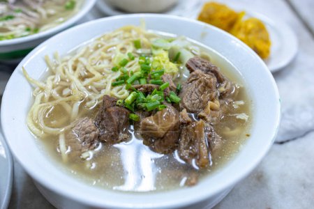 Foto de Popular Traditional Filipino noodle soup Mami Noodle - Imagen libre de derechos