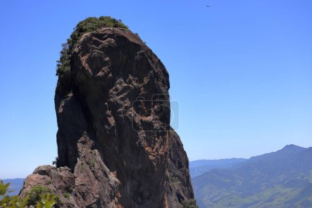 Foto de Formación rocosa Pedra do Bau, en Sao Bento do Sapucai, estado de Sao Paulo, Brasil. Foto de alta calidad - Imagen libre de derechos