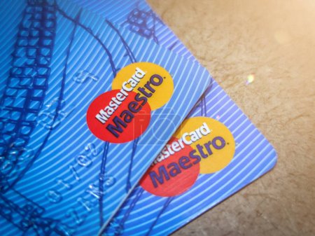Téléchargez les photos : MasterCard plastique électronique, cartes de crédit gros plan, macro. Master Card est un système de paiement international. - en image libre de droit
