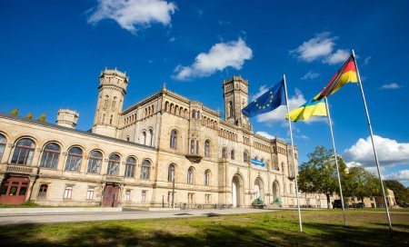 Téléchargez les photos : Hanovre, Allemagne - 16 octobre 2022. Université d'Etat située dans la ville de Hanovre, fondée en 1831. - en image libre de droit
