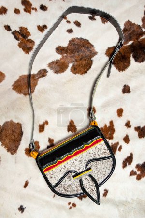 Foto de Paisaje de carroña tradicional - Bolso de cuero hecho en Jerico antioquia - Imagen libre de derechos