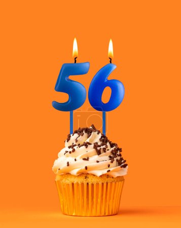 Vela de cumpleaños azul y magdalena - Número 56