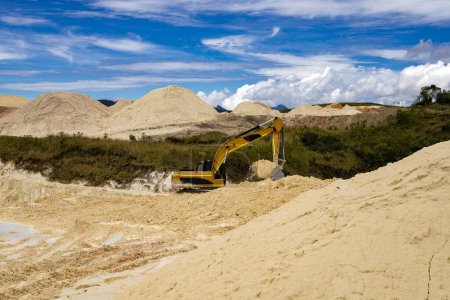 Gigantic kaolin mine, extraction of porcelain clay