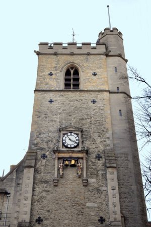 Téléchargez les photos : St Martin's Tower, populairement appelée "Carfax Tower" à l'angle nord-ouest de Carfax, considérée comme le centre d'Oxford, Angleterre. - en image libre de droit