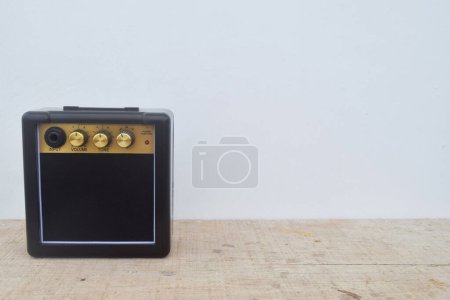 Mini guitar amplifier with good sound is used by several musicians in Indonesia