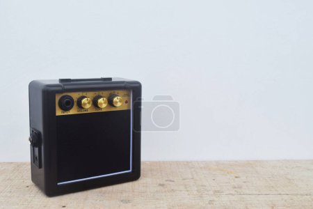 One of the gear for guitarists is a mini guitar amplifier. Has simple functions but good sound