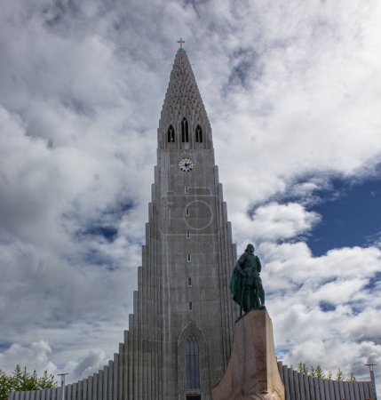 Foto de Hallgrimskirkja Iglesia en Islandia. Foto de alta calidad. - Imagen libre de derechos