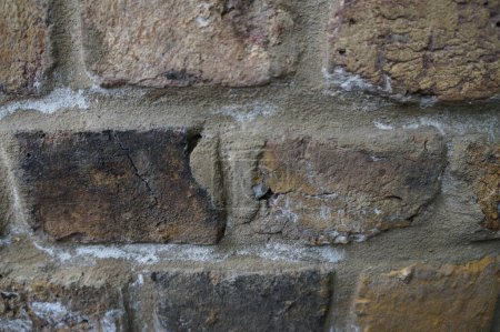 Foto de Fondo de textura de pared de ladrillo viejo. Grungy pared de ladrillo ancho. - Imagen libre de derechos