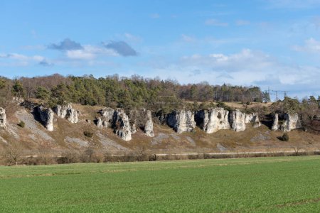 Das Naturschutzgebiet mit der Felsformation der Zwölf Apostel ist ein Schutzgebiet mit der Felsformation der Zwölf Apostel im Altmühltal in Bayern..