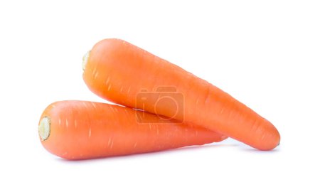 Foto de Dos verduras frescas de zanahoria naranja se aíslan sobre fondo blanco con camino de recorte. - Imagen libre de derechos