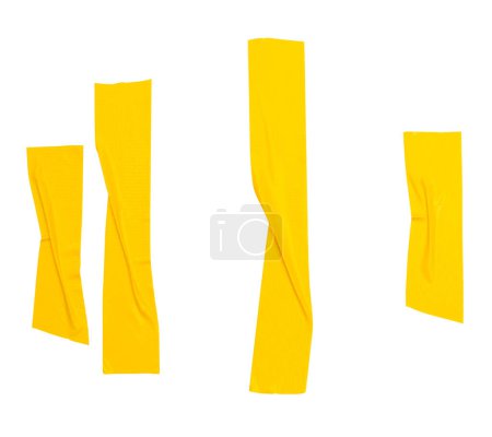Set aus faltigem, gelbem Klebeband oder Klebeband in Streifenform ist auf weißem Hintergrund mit Clipping-Pfad isoliert.