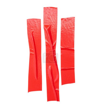 Set von runzeligem rotem Klebeband oder Stoffband in Streifenform ist isoliert auf weißem Hintergrund mit Clipping-Pfad.