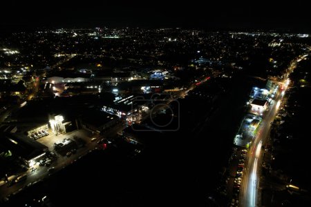 Téléchargez les photos : Vue aérienne de la ville la nuit - en image libre de droit