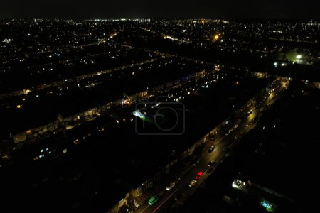 Téléchargez les photos : Vue aérienne nocturne de la ville - en image libre de droit