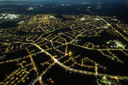 Téléchargez les photos : Vue aérienne de la ville la nuit - en image libre de droit