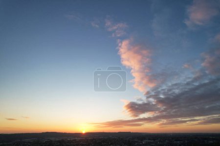 Téléchargez les photos : High Angle Sunset View over British Residential Homes - en image libre de droit