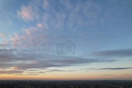 Téléchargez les photos : High Angle Sunset View over British Residential Homes - en image libre de droit